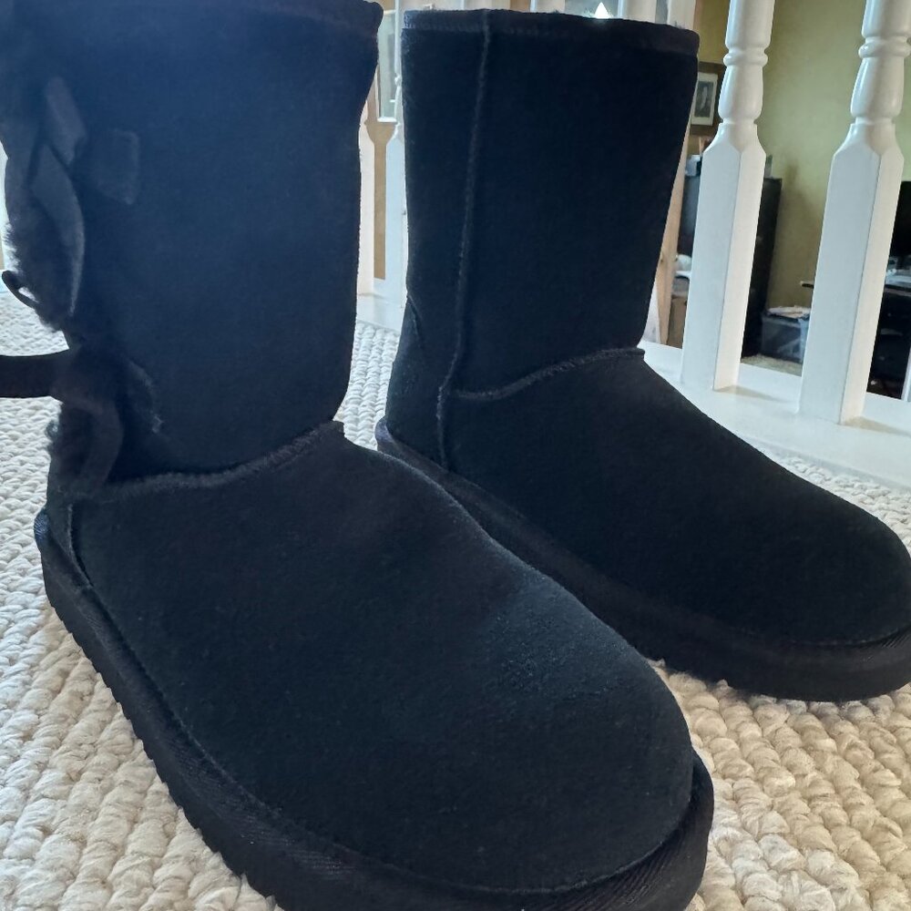 Koolaburra by UGG Women's Victoria Short Boot with Ribbon